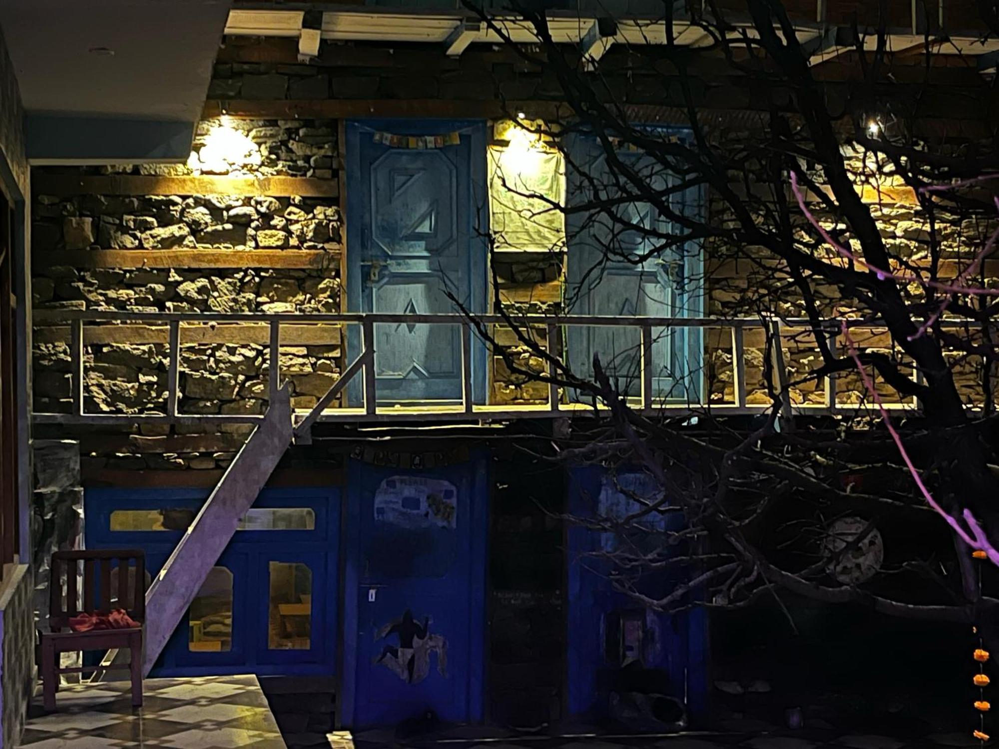 Karma Guest House And Cafe Kalgha Ngoại thất bức ảnh